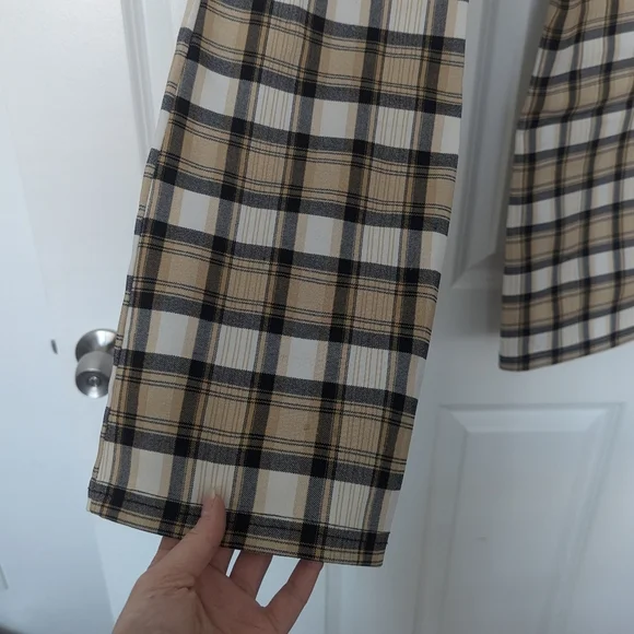Plaid Women's Cropped Flare Pants! - Picture 9 of 14